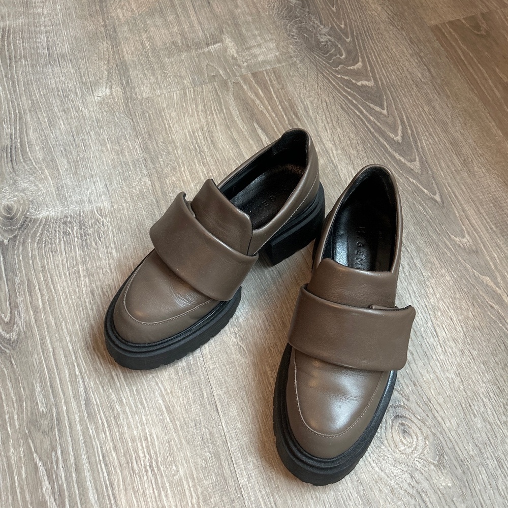 M. Gemi Grey  Franca Loafers Size 38